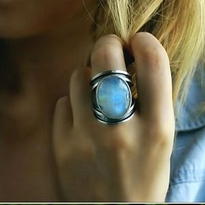 Brand new Iridescent Chunky Silver Moonstone Ring, size 9